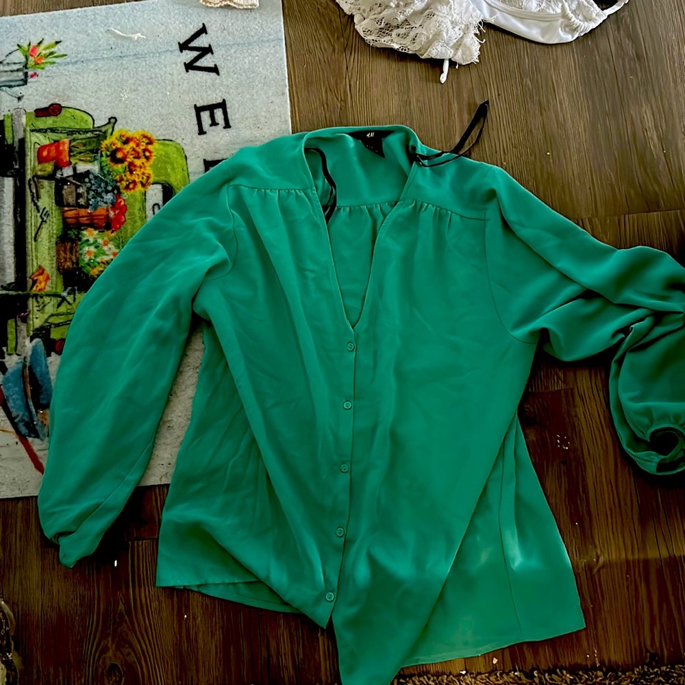 H&M US SIZE 2 aqua silk blouse with long sleeves